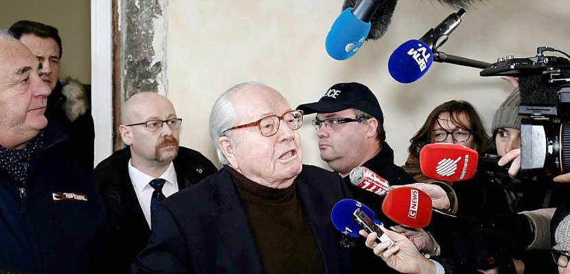 Jean-Marie Le Pen renonce à livrer une dernière bataille contre sa fille