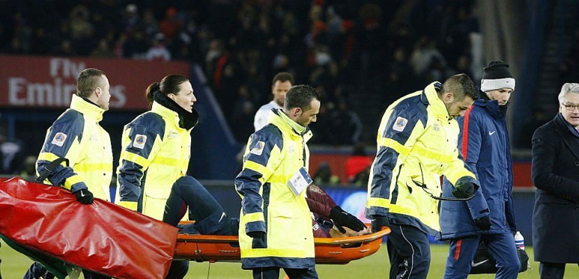 PSG: "entorse" et "fissure" osseuse pour Neymar, incertain contre le Real (PSG)