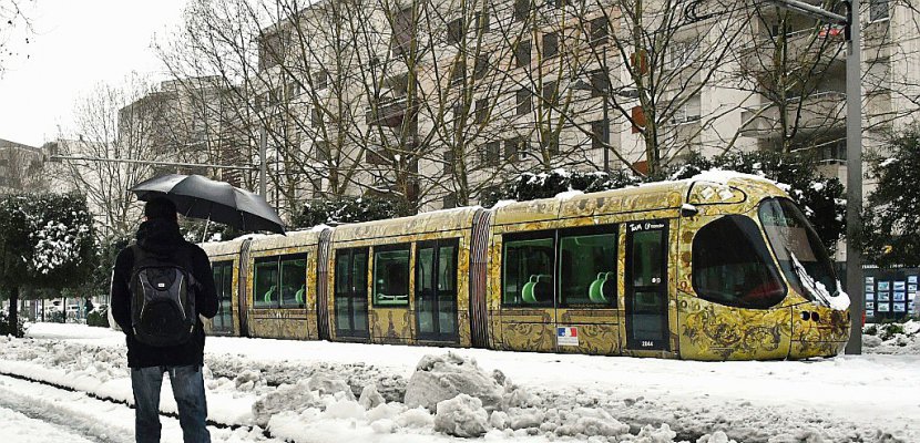 Neige: les transports reprennent progressivement à Montpellier