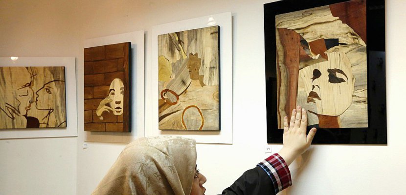 En Iran, des victimes d'attaques à l'acide retrouvent une identité dans l'art