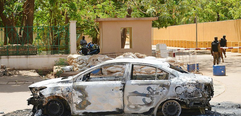 "Scènes apocalyptiques" à Ouagadougou, un groupe jihadiste revendique les attaques