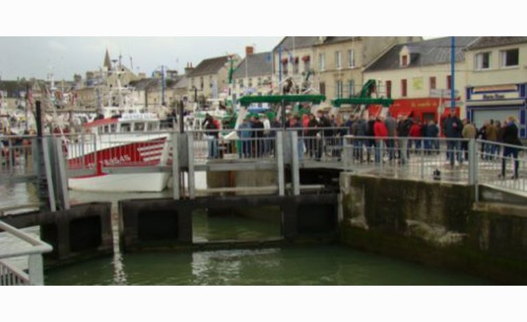 Port-en-Bessin ; les heurts passés, les pêcheurs réclament des contrôles