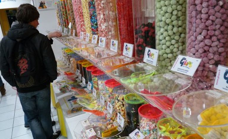 A Caen, le marché des bonbons ne connait pas la crise