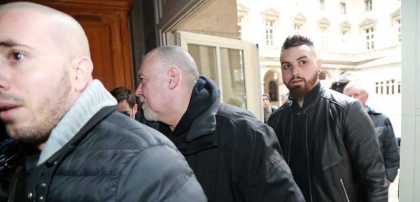 "Chemise arrachée": ouverture du procès en appel avant une grève à Air France