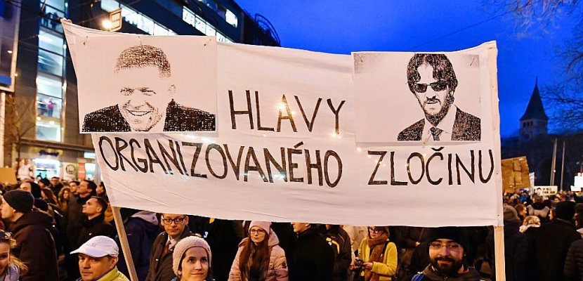 Slovaquie: démission du ministre de l'Intérieur, appels à des élections anticipées