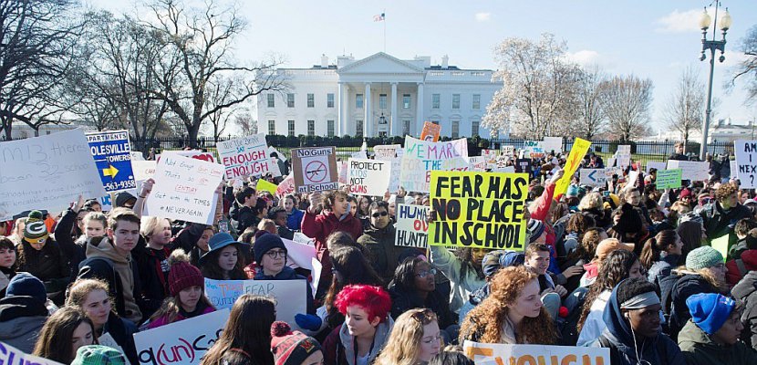 "Plus jamais ça": le cri des élèves américains contre les armes