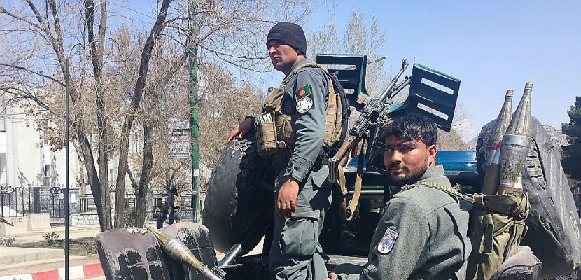 Afghanistan: au moins 26 morts dont beaucoup de jeunes dans un attentat à Kaboul