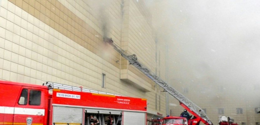 Russie: 37 morts dans l'incendie d'un centre commercial en Sibérie