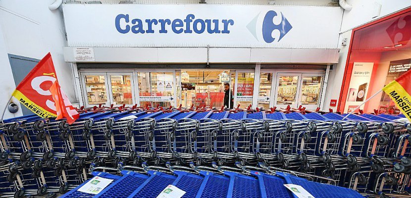 Grève chez Carrefour: au moins 300 magasins impactés, selon les syndicats