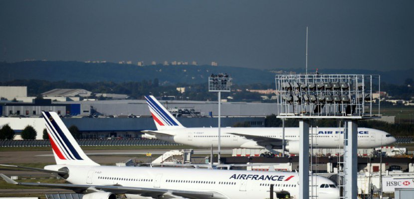 Grève à Air France: 75% des vols assurés mardi