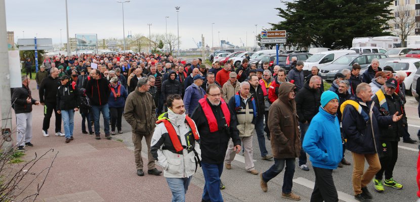 Cherbourg. Près de 900 pécheurs plaisanciers manifestent à Cherbourg