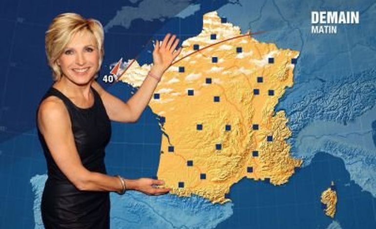 Evelyne Dhéliat, la présentatrice météo préférée des téléspectateurs