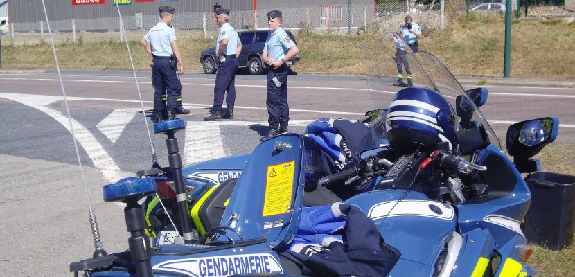 Argentan. Orne : les gendarmes remettent à niveau 80 motocyclistes