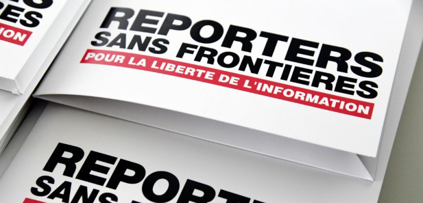 La "haine du journalisme" menace les démocraties, selon RSF