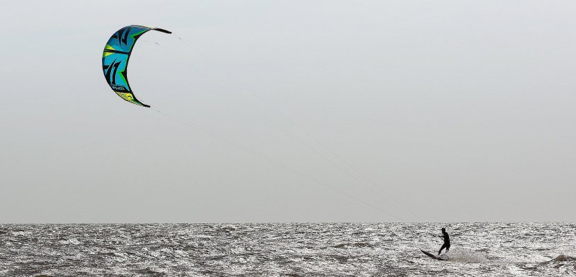 Merville-Franceville-Plage. Un kite-surfer décède à Merville-Franceville