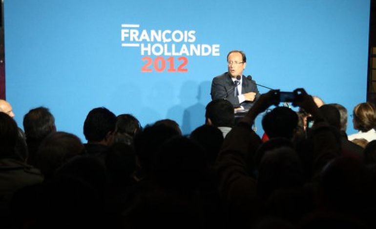 Hollande livre son programme à Caen