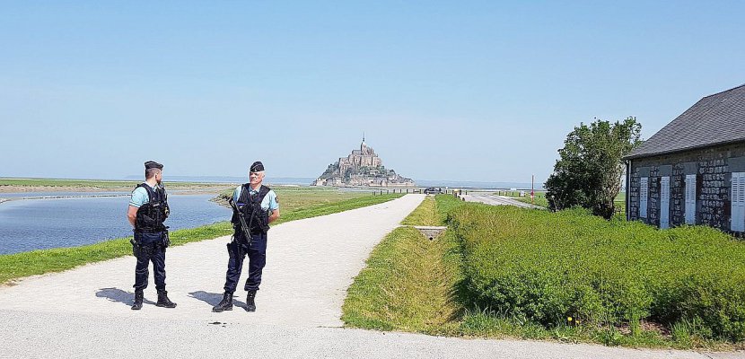 Le Mont-Saint-Michel. Alerte au colis suspect au Mont-Saint-Michel : les visiteurs confinés