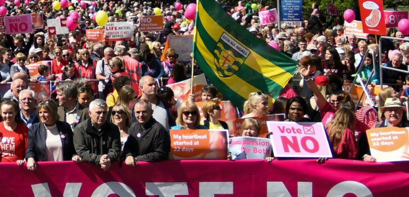 Irlande: la campagne s'accélère à deux semaines du référendum sur l'avortement