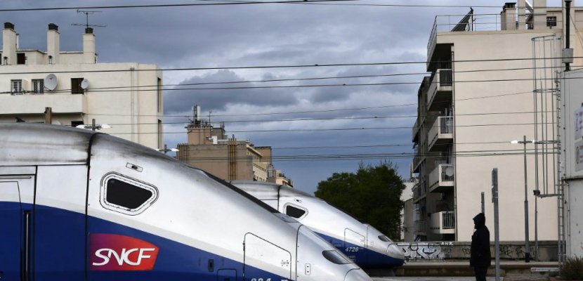 Grève SNCF: plus d'un TGV sur 2, trafic TER encore très perturbé vendredi