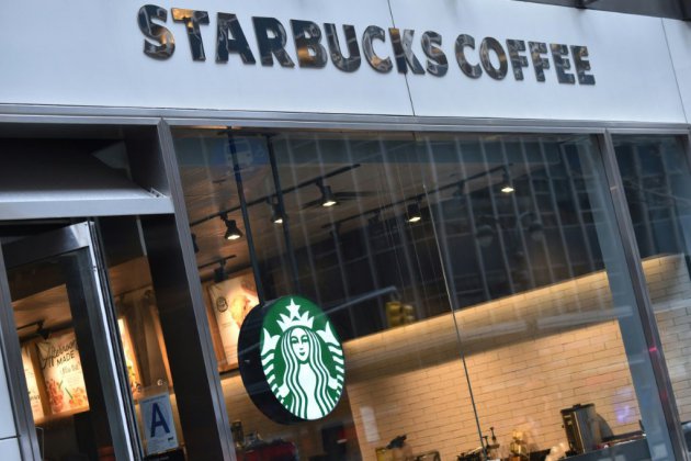 Former ses employés contre le racisme: Starbucks tente de montrer l'exemple