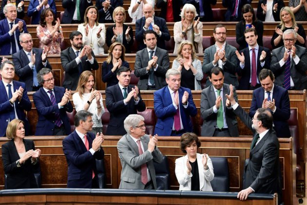 Espagne: Rajoy jette l'éponge, Sanchez aux portes du pouvoir