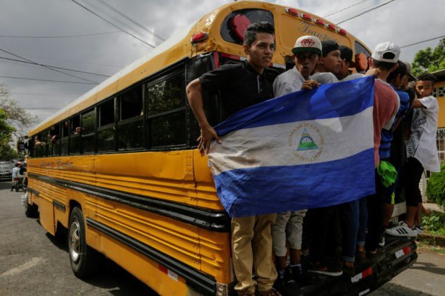 Le Nicaragua enterre ses morts, les manifestations continuent