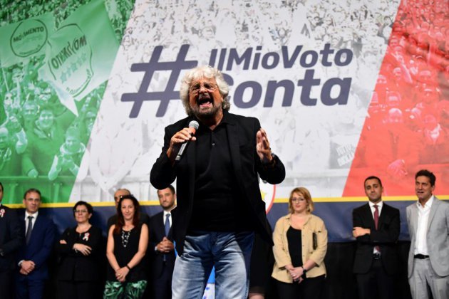 Italie: les antisystème du M5S fêtent leur arrivée au pouvoir