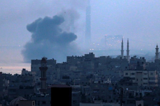 Tirs de roquettes sur Israël et frappes israéliennes sur Gaza