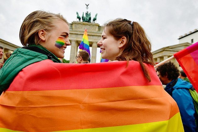 Couples gay ou hétéro, mêmes droits de séjour dans l'UE