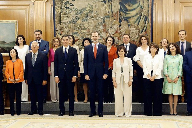 Espagne: le gouvernement le plus féminin de l'histoire du pays a prêté serment