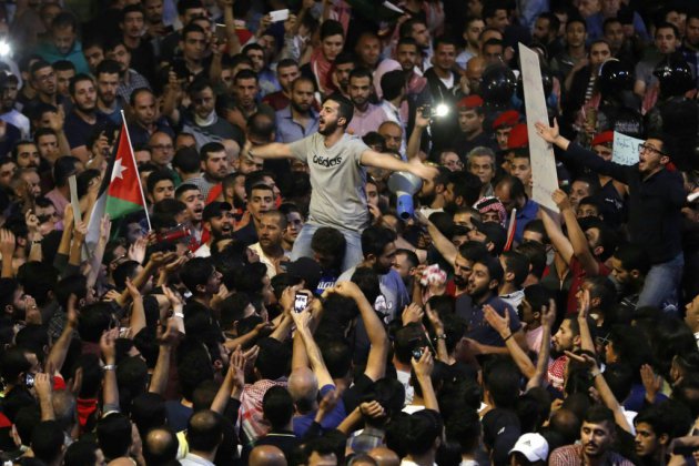 Manifestations en Jordanie: le Premier ministre entame des discussions cruciales