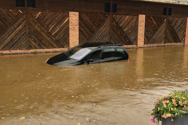 Vimoutiers. Inondations : un mètre d'eau dans Vimoutiers