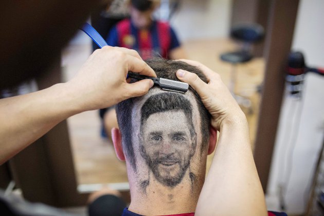 Hors Normandie. Ce coiffeur dessine Messi et Ronaldo sur les têtes de ses clients