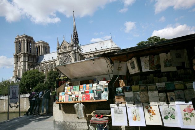 Les bouquinistes, "antiquités de Paris", veulent être classés à l'Unesco
