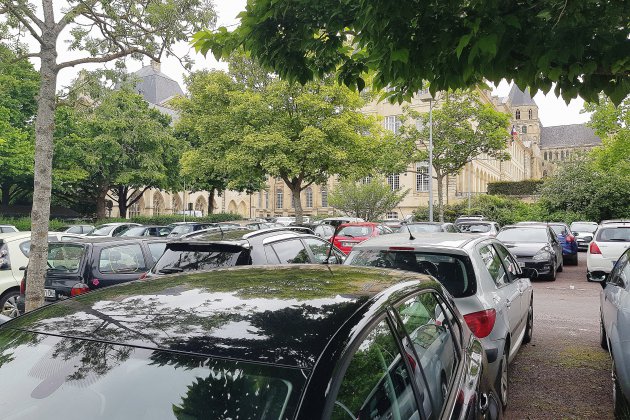 Caen. Caen : 230 places de parking gratuites à l'hôtel de ville le samedi