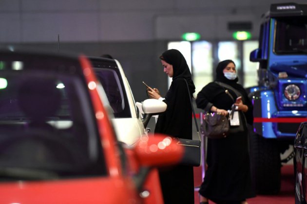 Même au volant, les Saoudiennes toujours sous tutelle