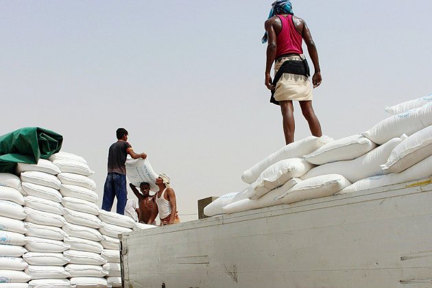 Yémen: des habitants fuient les combats dans la région de Hodeida