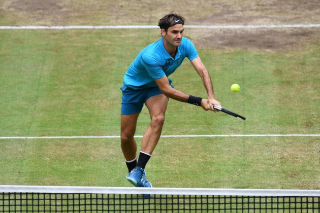 Tennis: Federer trébuche en finale à Halle face à Coric et perd sa place de N.1 mondial