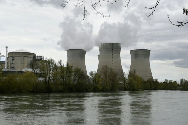 Un drone piloté par Greenpeace a survolé une centrale nucléaire proche de Lyon