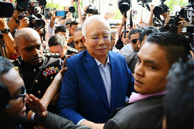 Malaisie: l'ex-Premier ministre Najib inculpé de corruption