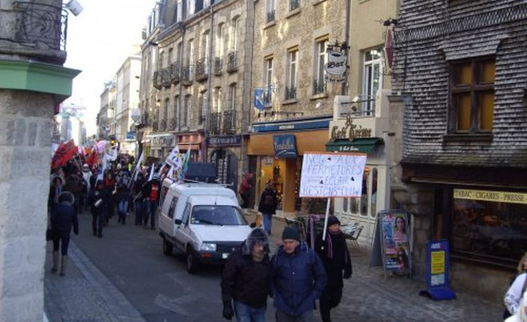 350 manifestants dans Alençon