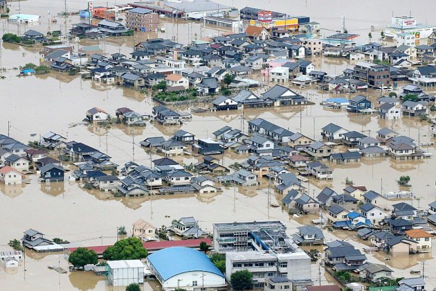 Intempéries au Japon : 57 morts et un difficile combat contre l'eau