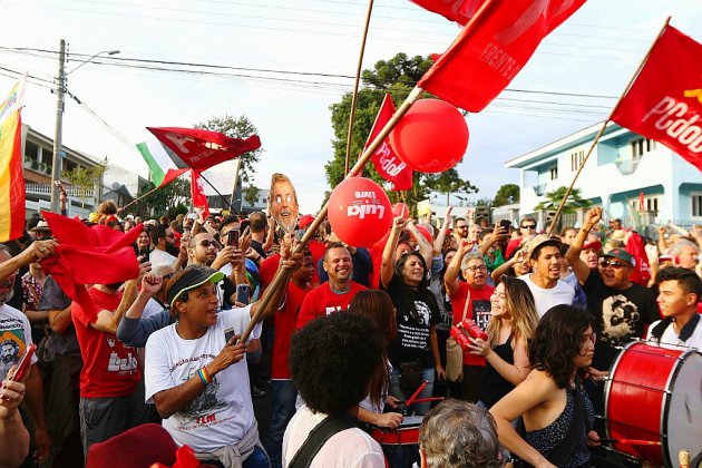 Brésil: confusion autour d'un ordre de libération de Lula