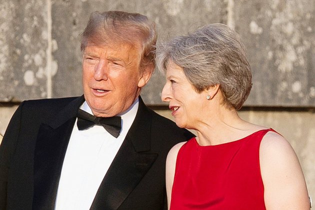 En visite au Royaume-Uni, Donald Trump torpille le projet de Brexit de Theresa May
