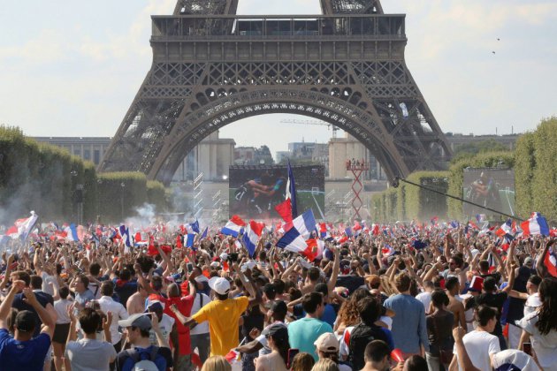 Mondial-2018: La France exulte, emportée par sa "deuxième étoile"