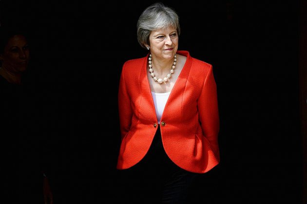 Brexit: aux Communes et à Bruxelles, une semaine test pour Theresa May