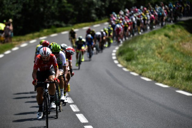 Tour de France: le peloton s'élance vers les Pyrénées