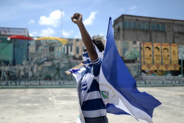 Nicaragua: Ortega rend hommage à l'armée, l'opposition manifeste à nouveau