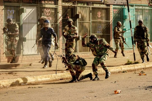 A Harare, l'armée répond à balle réelle aux manifestants qui crient à la fraude électorale