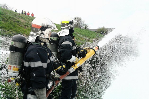 La Vespière. Série d'incendies dans le Calvados : trois pompiers blessés